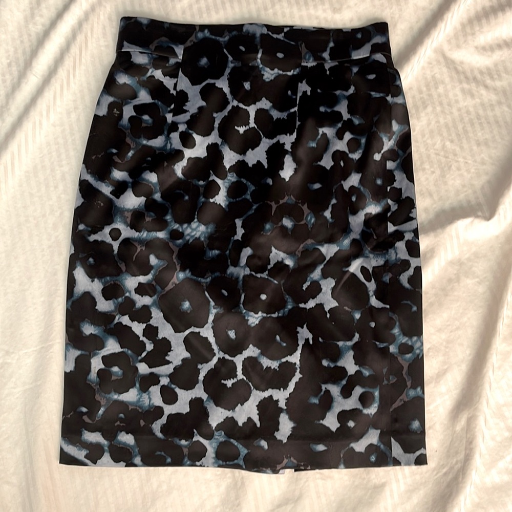 Sexy satin pencil skirt sz 2 Petit